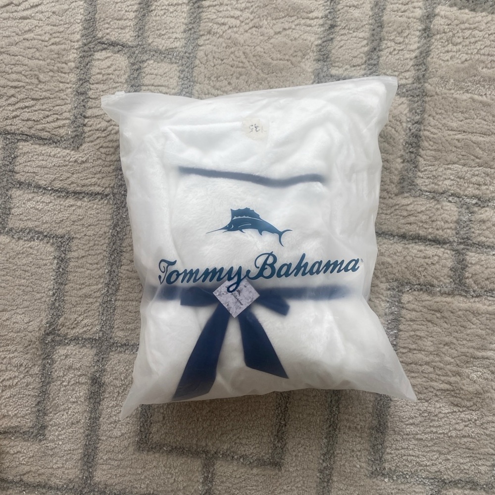 Tommy Bahama Unisex Luxury Hotel Spa Robe - White with Navy Piping - OSFM - Picture 6 of 9